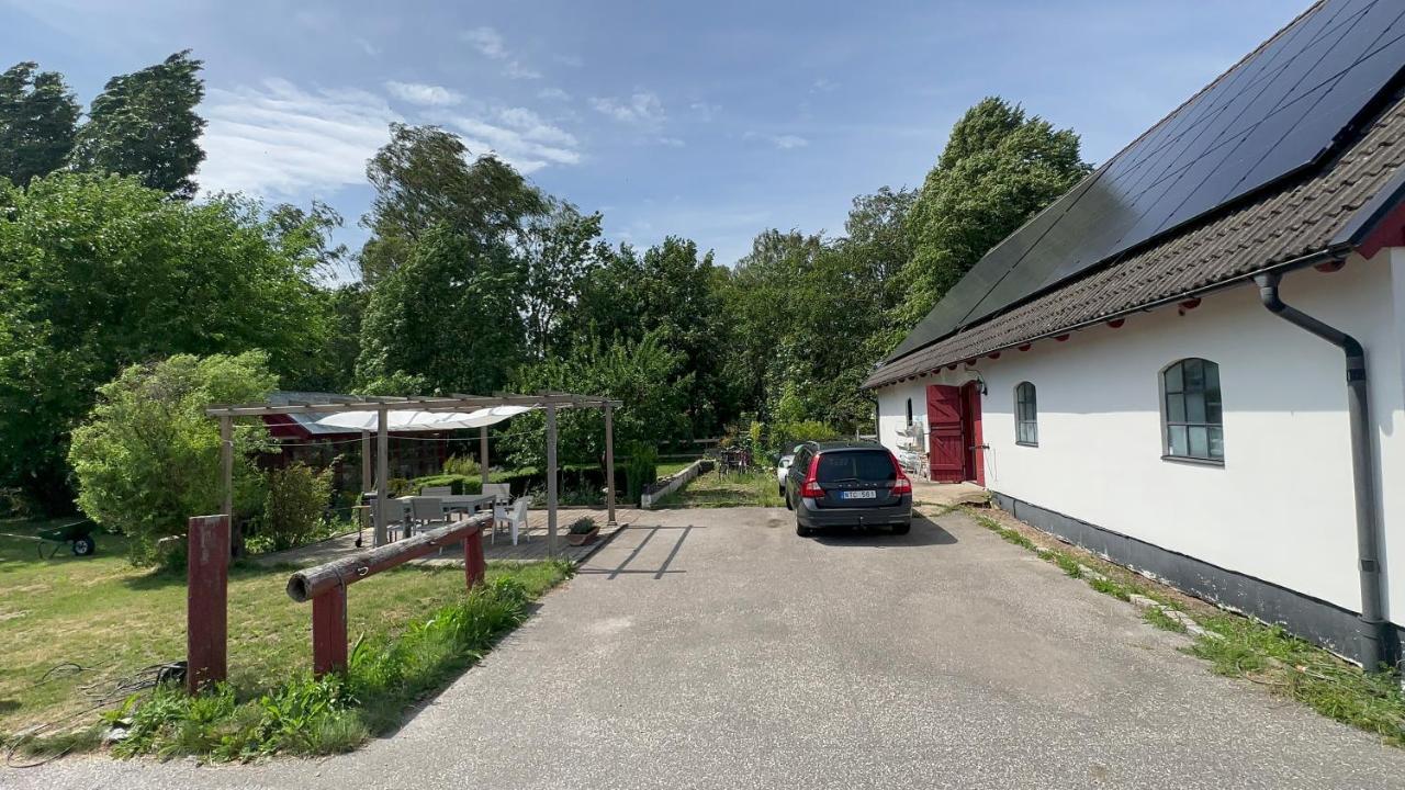 Stort Rymligt Boende Med Tva Sovrum Och Pentry I Lantlig Miljoe Höllviken Exterior foto